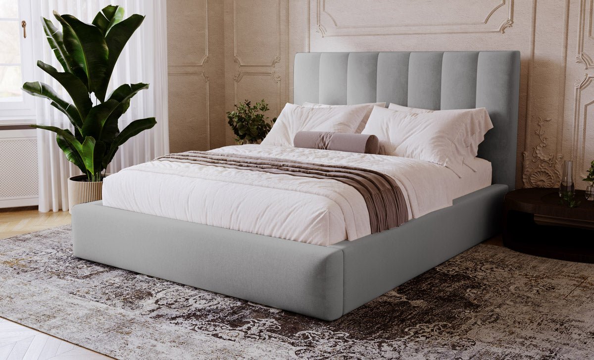 Lit capitonné designer Lunera en Velours avec espace de rangement