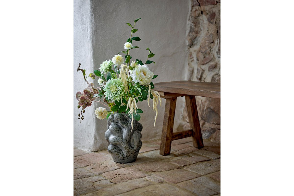 Vaas „Grey Value“ – van steengoed