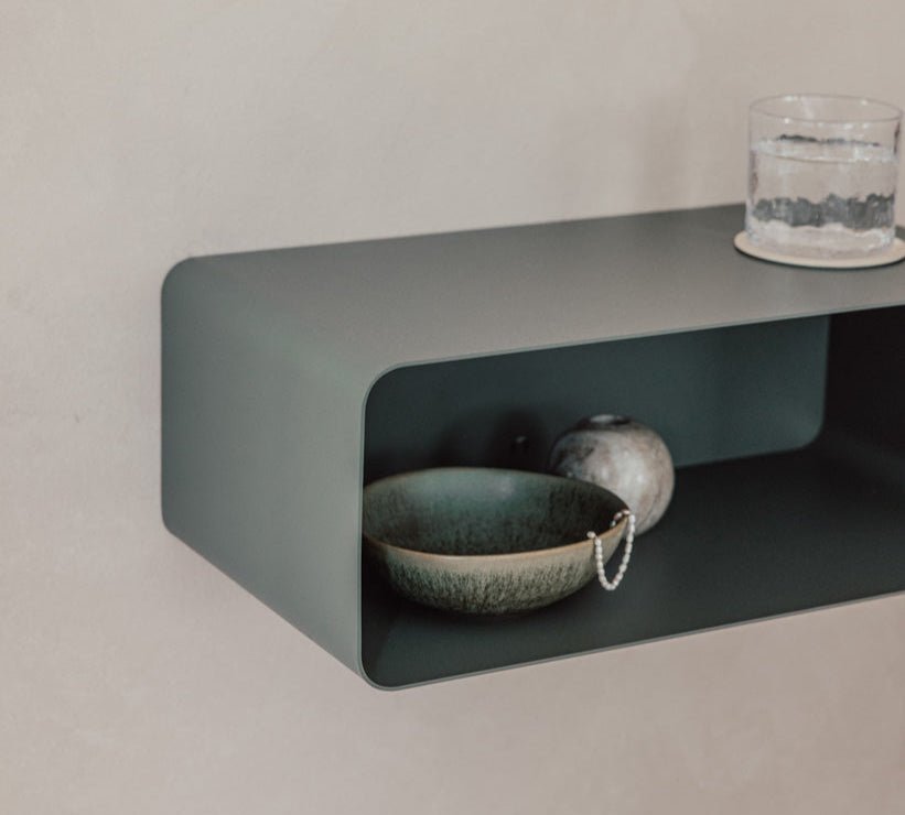 Table de chevet Nelio – Design suspendu avec passage de câble